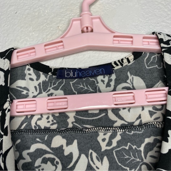 BluHeaven | Women’s Black and White Floral Top Size M - Picture 3 of 5
